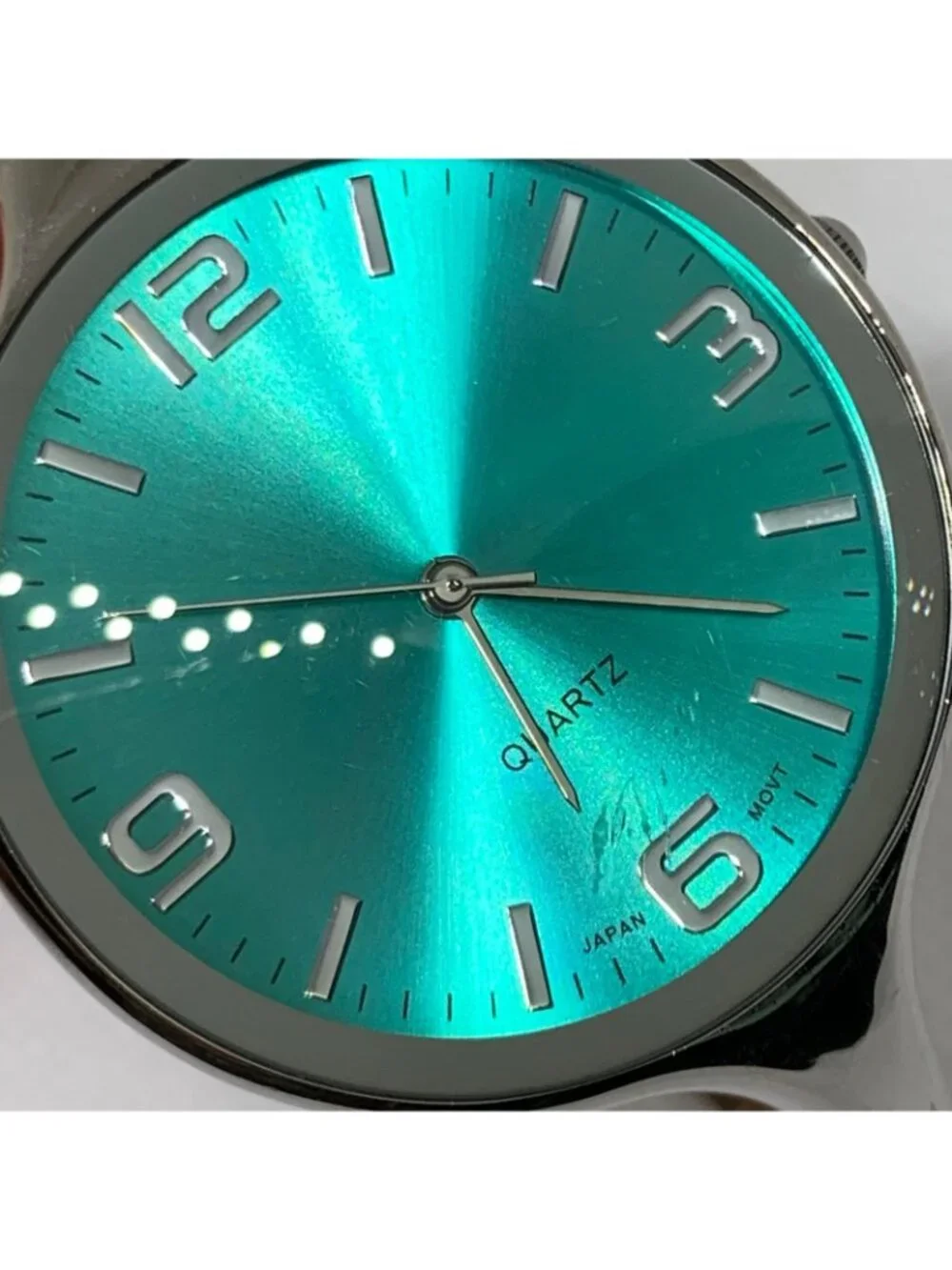 Women silver tone quartz analog watch green dial 38mm  bangle cuff band running